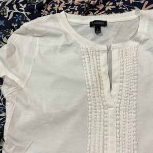 Flattering white shirt